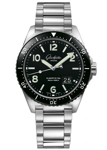 SeaQ Panorama Date Stainless Steel / Black / Bracelet